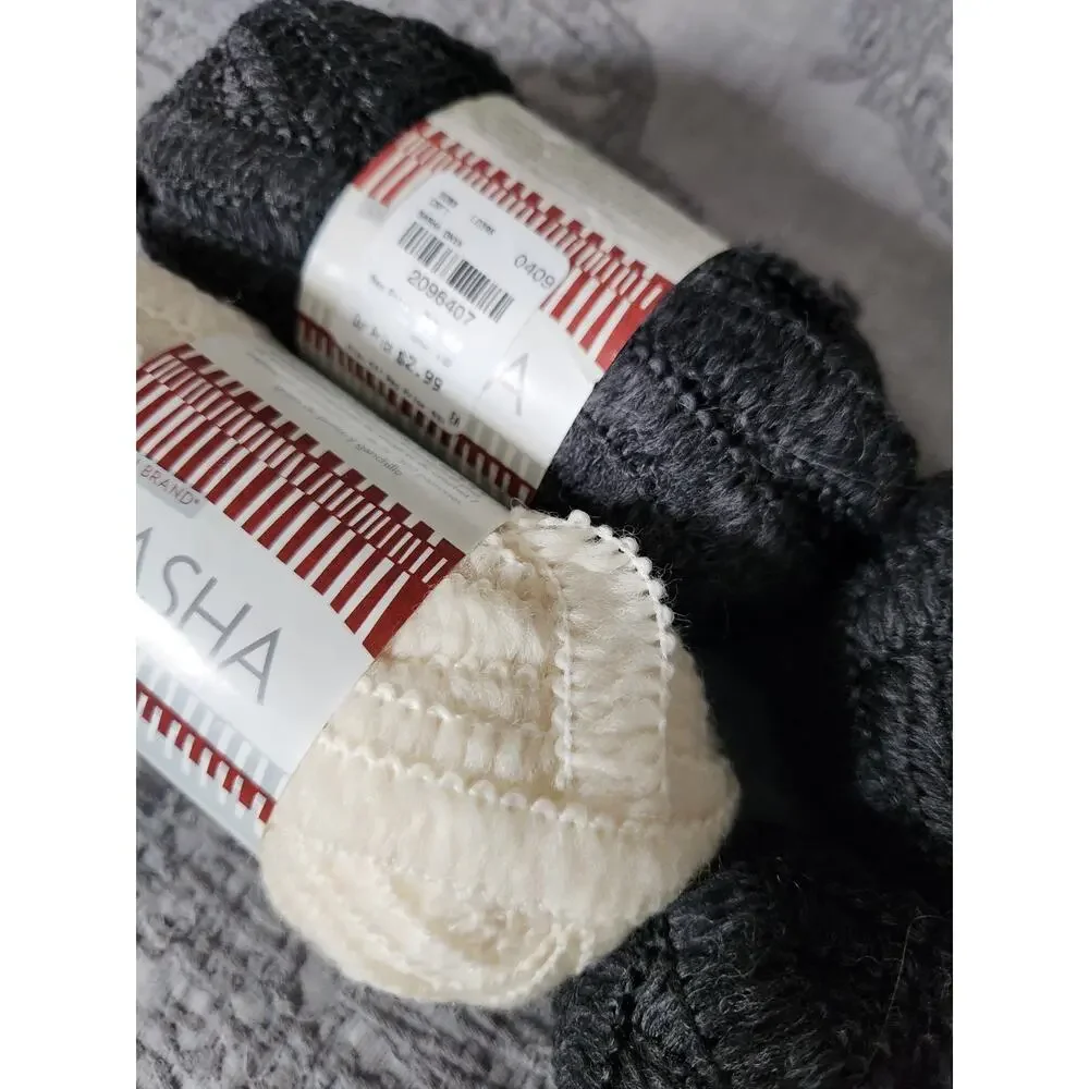 Lion Brand Sasha Yarn Lot 4 Super Bulky Wool Blend Onyx Black Cream Made Italy